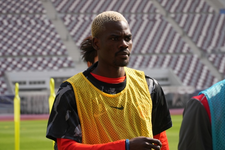 开云平台登录-直播吧:海港上午在多哈开启首堂冬训课,新援让·克劳德参与合练