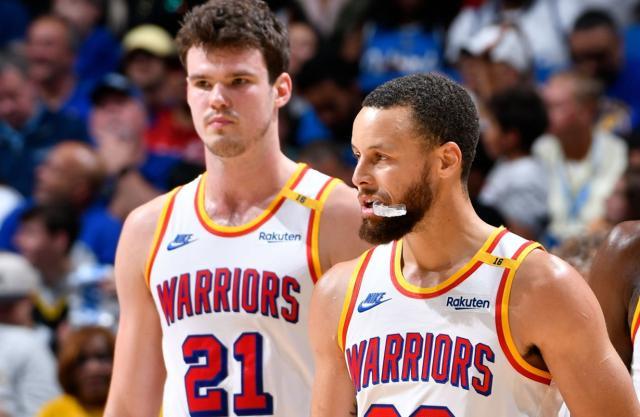 开云登录入口-三分全队最准超库里!勇士捡漏2米13菜鸟高炮真香