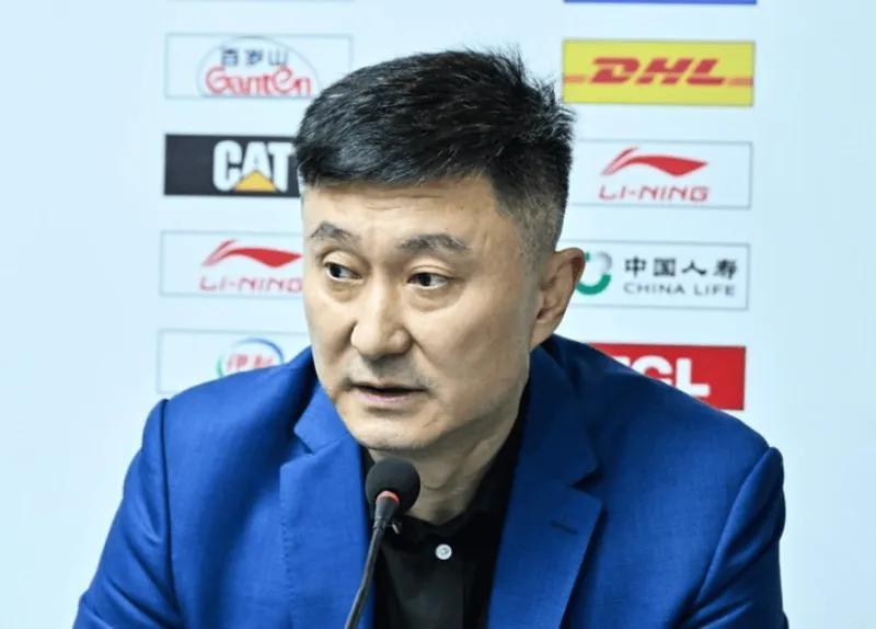 开云登录入口-胜四川发布会！杜锋爆赞对手展情商，回应外援适应，奎因直指2点